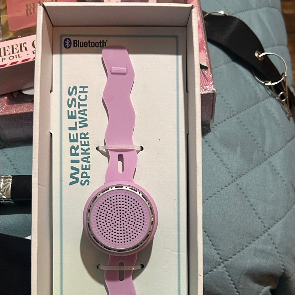 Bluetooth Pink Wireless Speaker Smartwatch
